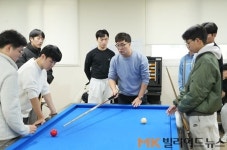 충남지역 ‘당구선생님’ 강병철 “공부에 지친 학생들이 당구 치며 재미있어 할 때 보람”