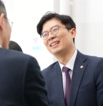 조정훈 “진보, 천국 약속하지만 끝은 ‘지옥’…보수는 질서있는 변화 추구”