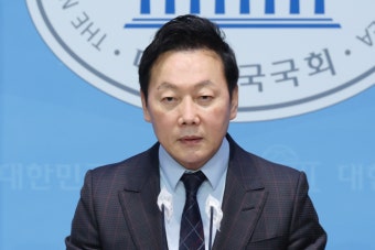 정봉주 ‘미투 의혹’ 4년전엔 부적격, 이번엔 적격…당내 ‘자객 공천’ 논란