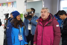 바흐 IOC 위원장 “시설 만족”… 노로 바이러스 확산 차단 과제