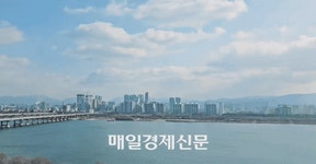 조명 하나가 700만원…평당 1억 초호화 아파트 ‘포제스한강’ 견본주택 가보니 [르포]
