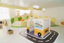 롯데지주, mom 편한 놀이터 지역 아동돌봄 힘 보태