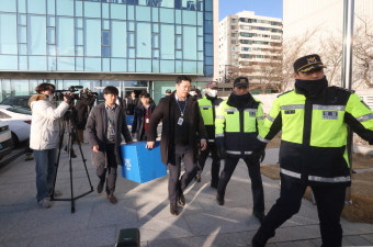 의협 전·현직 간부 압수수색  정부 