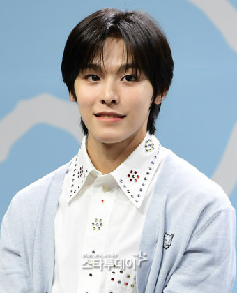 [포토] 엔시티 위시 리쿠, 살짝 미소