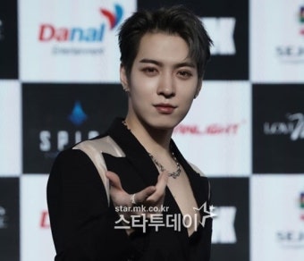 스파이어 대표 “오메가엑스 휘찬, 女대표 윗옷 벗기고 강제 추행”