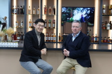 에드링턴 그룹 스콧 맥크로스키 내한…디앤피 스피리츠 노동규 대표와 만남 성사