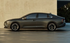 “한국인은 그냥 아반떼 타세요”…미친 오빠車, 진짜 이렇게 나오다니 ‘대박’ [카슐랭]