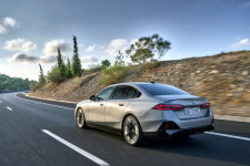 월드카 어워즈 선정 ‘2024 월드 럭셔리 카’…BMW 5시리즈