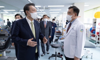 전공의 설득 팔걷은 尹대통령…이틀연속 대화 제안