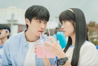 지금 TV는 시간을 거꾸로 돌려야 뜬다