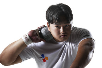 투포환 기대주 박시훈 “태극기 보면 뭉클…韓 포환던지기 새역사 쓸게요”