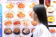 “부모님 외식 아이들 치킨, 월급 그대로인데”…‘5월’이 괴로운 직장인들