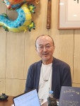 최승호 시인 “소년의 느낌으로 쓰고, 아기자기한 삽화도 직접 그렸죠”