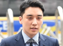 ‘버닝썬’ 승리, 홍콩서 클럽 여나...“비자 신청 없었다”