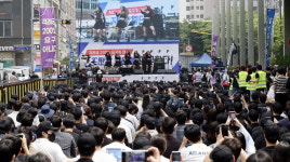 반도체 급박한데 연예인 불러 집회 연 삼성노조