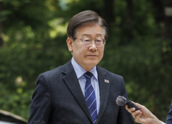 “이재명, 대선 도전 걸림돌 모조리 바꿨다…현대판 분서갱유” 맹공 퍼부은 국힘