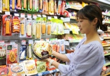 “전기구이 통닭부터 마라반계탕까지”…GS25, 이른 더위에 ‘간편 보양식’ 조기 출시