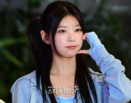 [포토] 아일릿 모카, 볼하트로 귀엽게