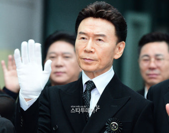 [포토]강진, 故 현철 마지막 인사