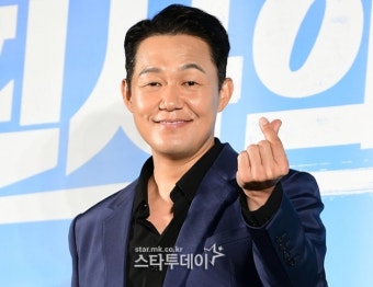 ‘랑데부’ 박성웅 “24년만 연극, 연습하며 계속 욕해”