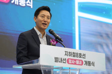 원로 조폭 빈소에 ‘조기’ 보냈다가 철거…서울시 “오세훈, 과정 몰랐다”