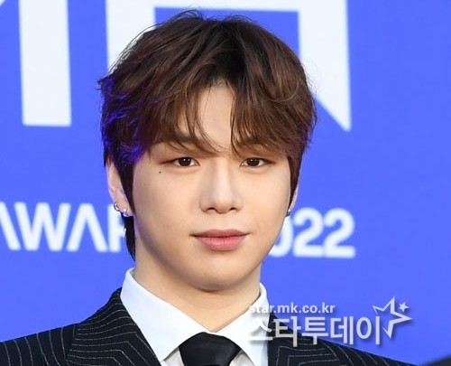 유튜브 탈덕수용소 운영자, 가수 강다니엘 명예 훼손 혐의로 벌금 1000만원 선고