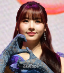 에스오에스인터내셔널그룹 | [포토] 피프티 피프티 하나, 깜찍한 ‘에스오에스’