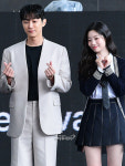 [포토]진영-다현, 영화도 사랑해주세요