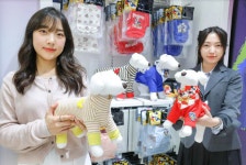 현대백화점, 디즈니스토어 펫 전용 신상품 선봬