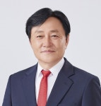 “어, 못보던 분인데 저분 누구래”... 취임식 대신 여중생 등교 도운 강화군수