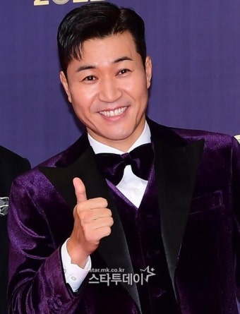 코요태 김종민, 서울 신라호텔서 결혼식 열어…다수 연예인 축하 참석