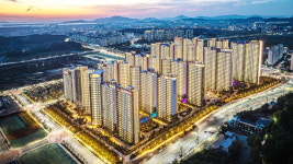 전용 요트에 인도어 골프 리조트형 단지