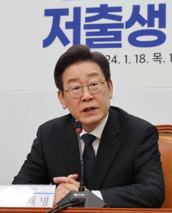 이재명 대표, 주식 시장 개선 논의에 적극 참석하여 상법 개정 논의 집중 - 민주당과 재계 협력 주목