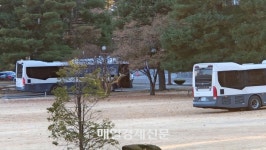 “2차 비상계엄 차단 목적”...국회의장, 경내에 대형버스 배치 지시