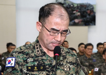 윤석열 전 대통령의 내란 혐의 형사재판, 의원 끌어내기 공방 치열하게 전개