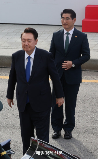 ‘내란 공모’ 김용현 전 국방부 장관 구속...윤 대통령 수사속도