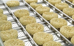 “잡곡 맛이 살아있네”…하루 14만끼 뚝딱 만든다는 이 주방 가보니