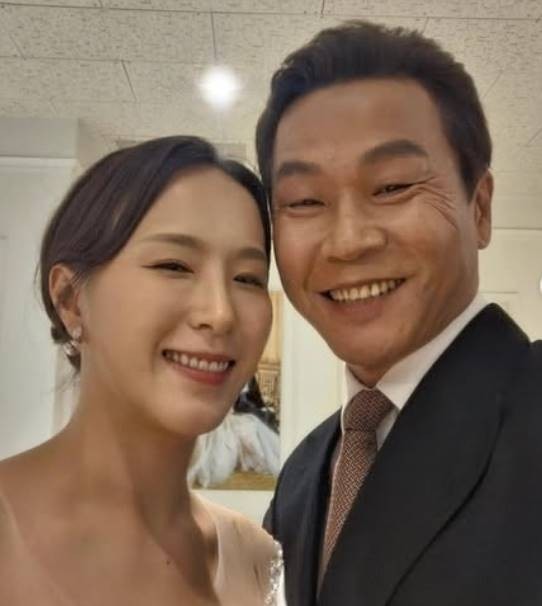 류성현, 18세 연하와 결혼식…행복한 결혼 약속과 러브스토리revealed
