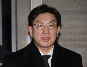 권성동, 무안 제주항공 참사현장 찾아 “유족 생활안정 최대한 지원”