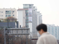 [단독] 돈 안되는 상가 빼자…여의도 재건축, 주택 100%로