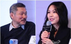 ‘임신’ 김민희 로카르노 재조명...홍상수 감독에 애교 가득