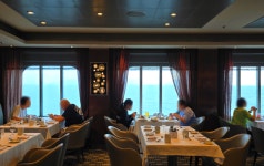 꽝! 꽝! 꽝! 여권에 도장 찍는 재미 제대로인 크루즈 여행…패키지로 가보니