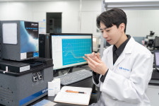 자외선 차단·백탁 현상 제거 한국콜마, 둘 다 잡은 선크림
