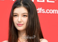 “잠깐만요” 법정서 손든 뉴진스 다니엘, “민희진 잃을까 두려워” 눈물