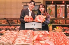 “불경기에 믿을 건 효자 식품관”...한우·삼겹살 PB로 ‘럭셔리 고기’ 파는 백화점