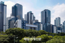 “국평 최초 평당 2억 돌파 단지 나왔다”…반포 ‘래미안원베일리’ 70억원에 거래