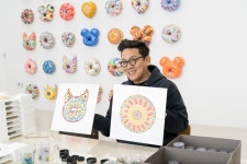 “일상에 달콤한 예술을” 도넛 작가 김재용, 한정판 에디션 공개