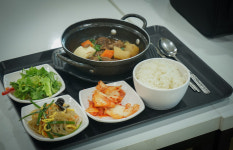 “4500원 학식에 ‘투쁠’ 한우 갈비찜이”…이 대학, 호텔급 점심 내놓은 사연은