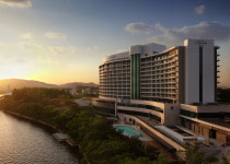 라한호텔, 오픈런에 텐트까지 등장한 경주 한의 원장님과 북토크 개최