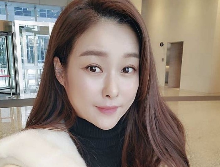명품 브랜드 사은품 되팔이 논란, 현영 해명과 관심 고조
